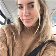 Argentina - 33 años - Hablante nativa de español/castellano. Psicóloga y docente universitaria